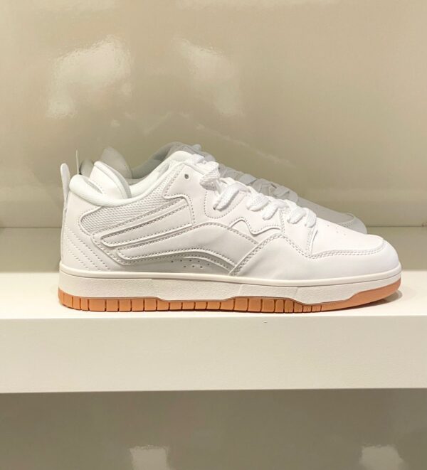 SNEAKERS INGOND WE TRUST